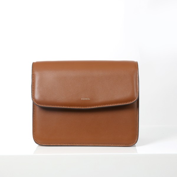 BELLA SCHULTERTASCHE KALBSLEDER COGNAC
