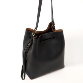 SUKI Bucket Bag in Schwarz